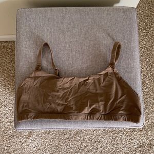 SKIMS fits everybody bra